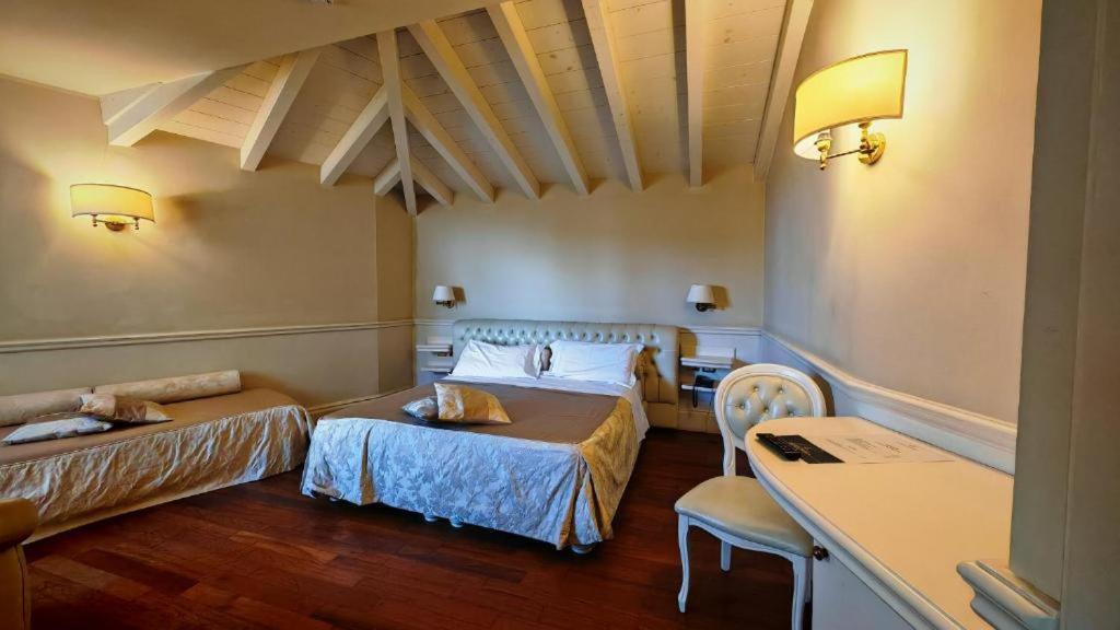 SANTA CHIARA SUITE HOTEL & SPA - Lecce - Chambre Triple