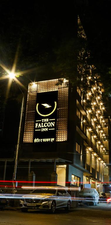 فضای داخلی The Falcon Inn - Clare Road در بمبئی - تصویر ۳