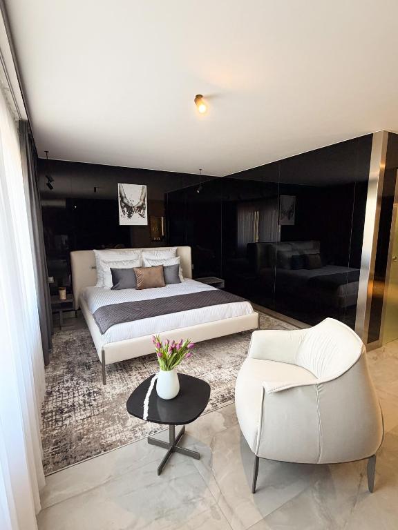 Hotel AP - Large Double Room