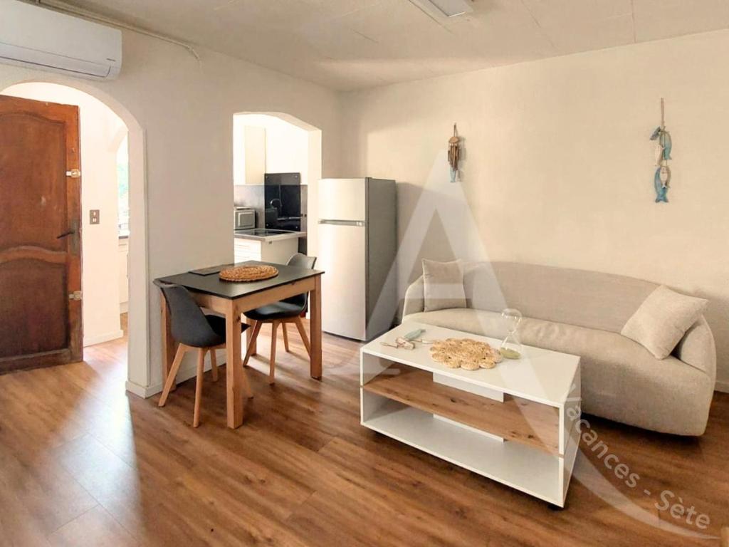 Studio independant avec climatisation, wifi et espace exterieur