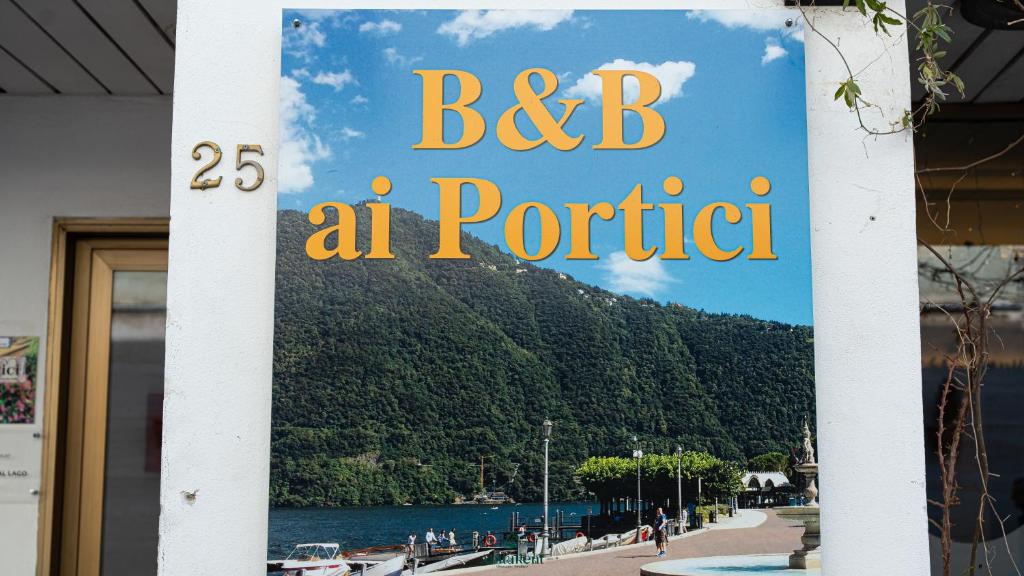 a sign for a bbq at a portilla at I Portici - Cernobbio in Cernobbio