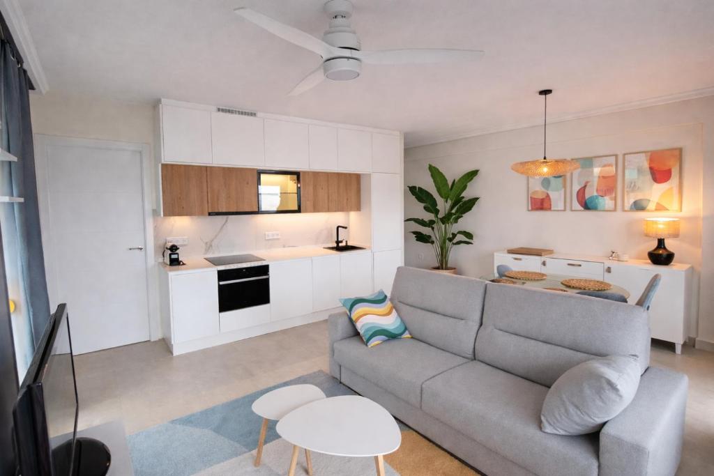 Céntrico apartamento cozy con piscina y parking