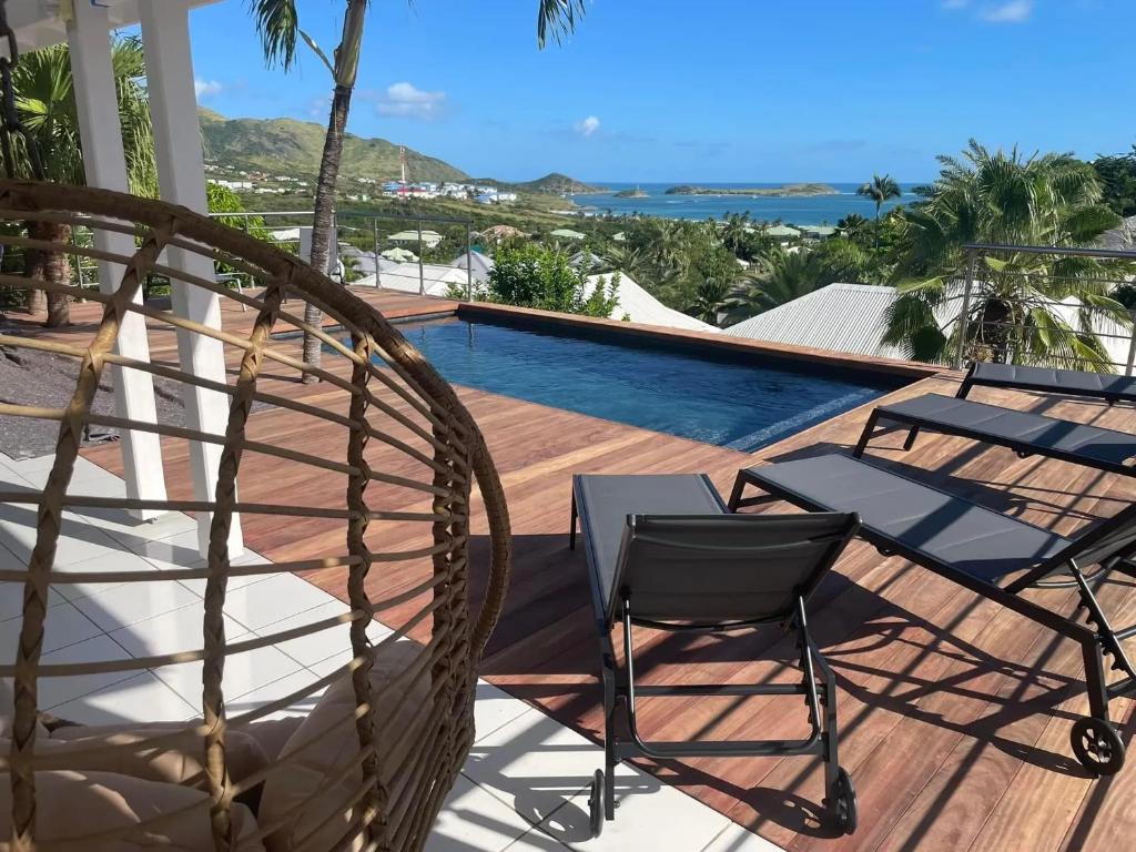Villa with Private Pool in Orient Bay