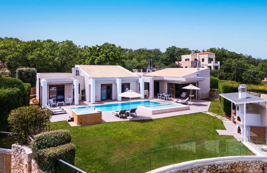 Red Oak Tree Villa
