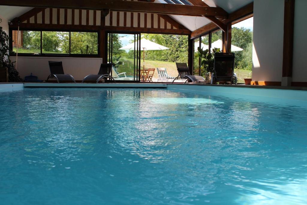 Bazén v ubytování B&B DeValpierre adult only nebo v jeho okolí