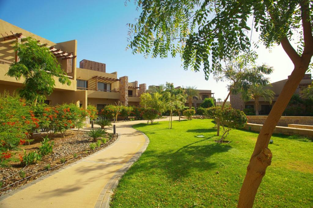 Zahrada ubytování Royal L'azure Resort