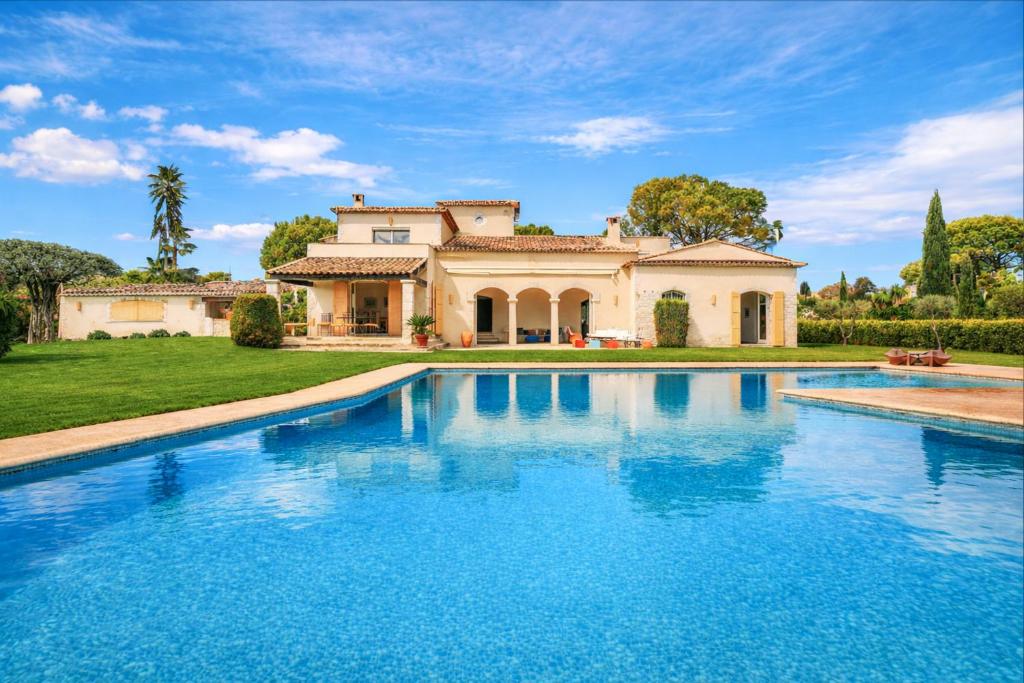 Magnifique Villa Provençal avec Piscine et Vue Mer