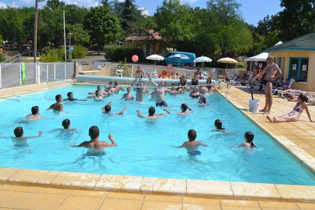 Camping 4 étoiles - Piscine - ccbecdi