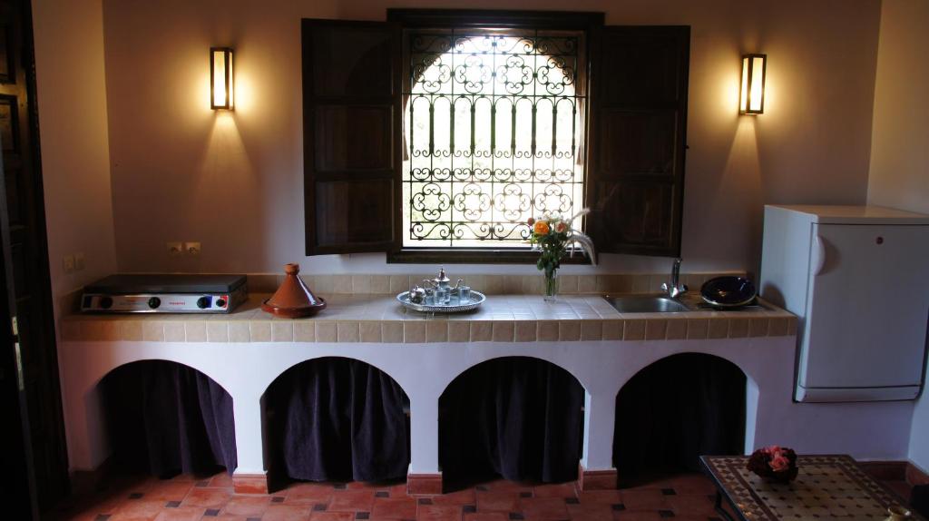 Cucina o angolo cottura di Riad Jardin des Orangers