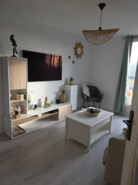Apartment with View and Terrace in Fréjus