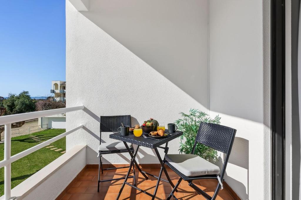 Modern 1Bdr Flat with Pool in Albufeira by LovelyStay