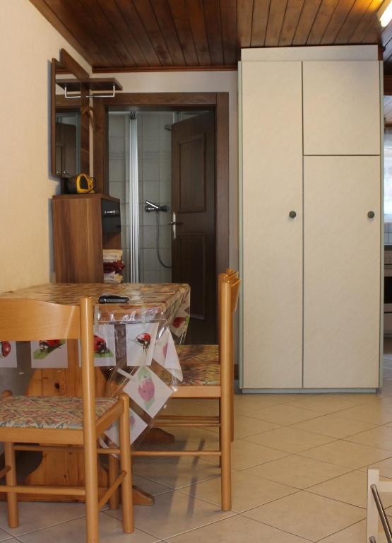 Kuchyň nebo kuchyňský kout v ubytování Chalet Alpentraum, alte Gasse 20