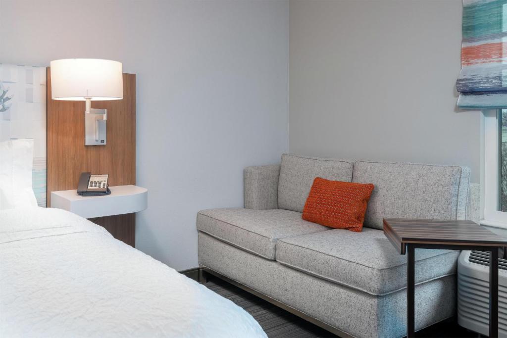 Hampton Inn & Suites Atlanta Buckhead Place - 