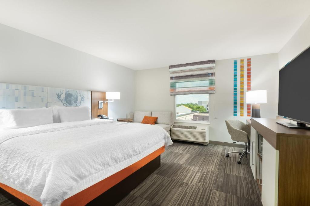 Hampton Inn & Suites Atlanta Buckhead Place - 