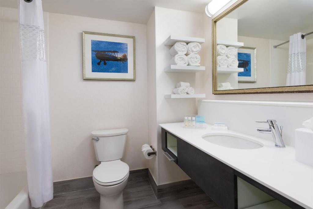 Hampton Inn & Suites Atlanta Buckhead Place - 
