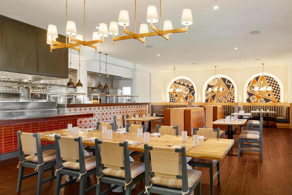 The Scottsdale Resort & Spa, Curio Collection by Hilton photo