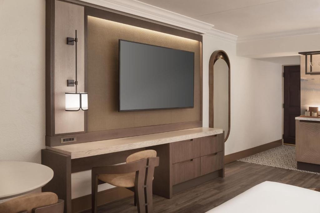 The Scottsdale Resort & Spa, Curio Collection by Hilton photo