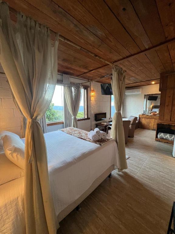 Pousada do Rei Arthur - Suite Met Uitzicht Op De Bergen