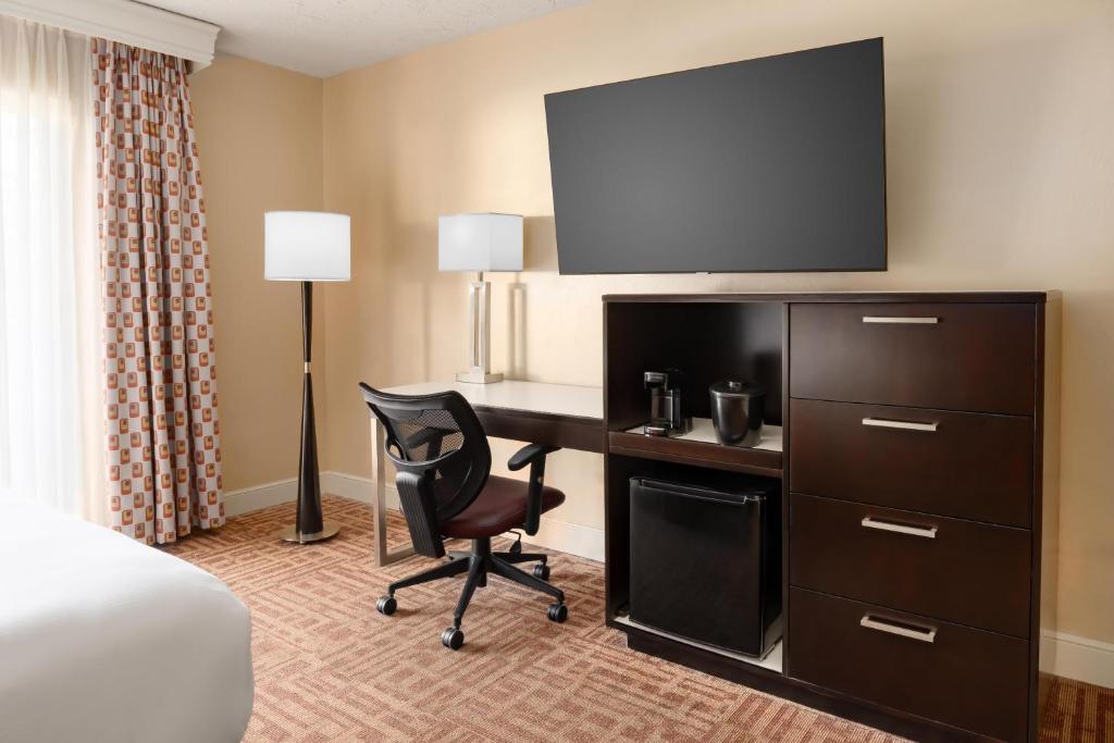 Inn of Naples, Tapestry Collection by Hilton photo
