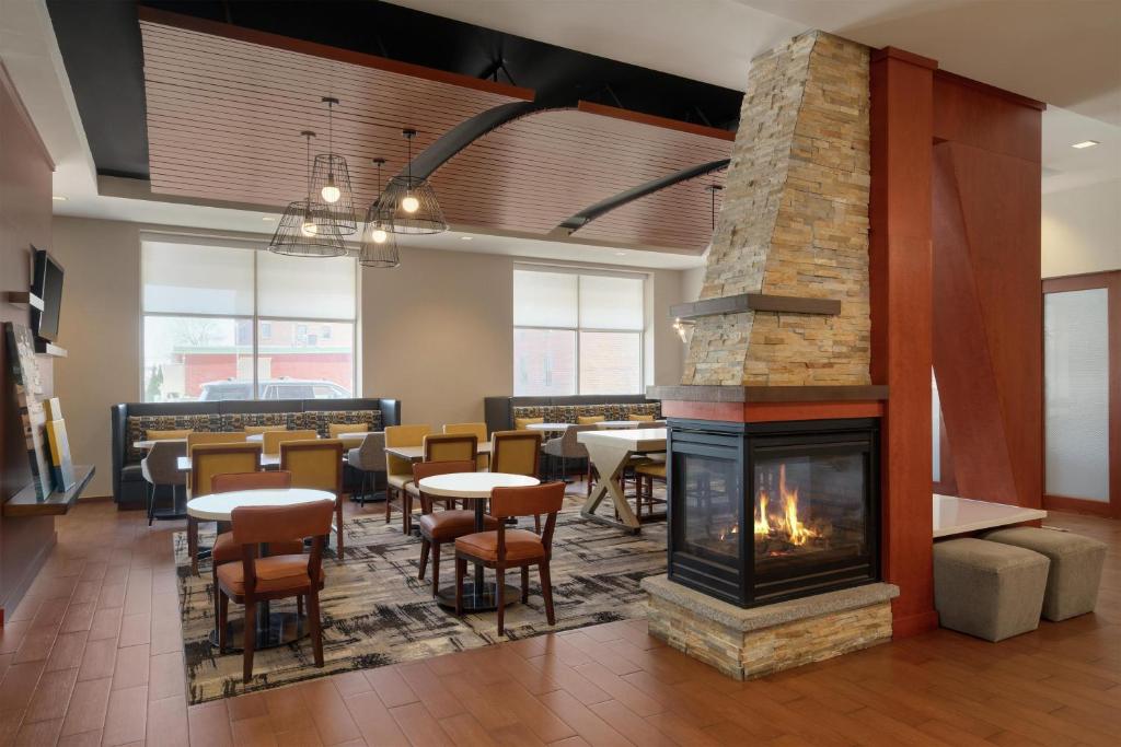 Hampton Inn Portland Downtown Waterfront photo