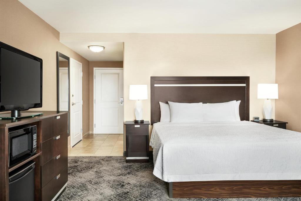 Hampton Inn Portland Downtown Waterfront - 