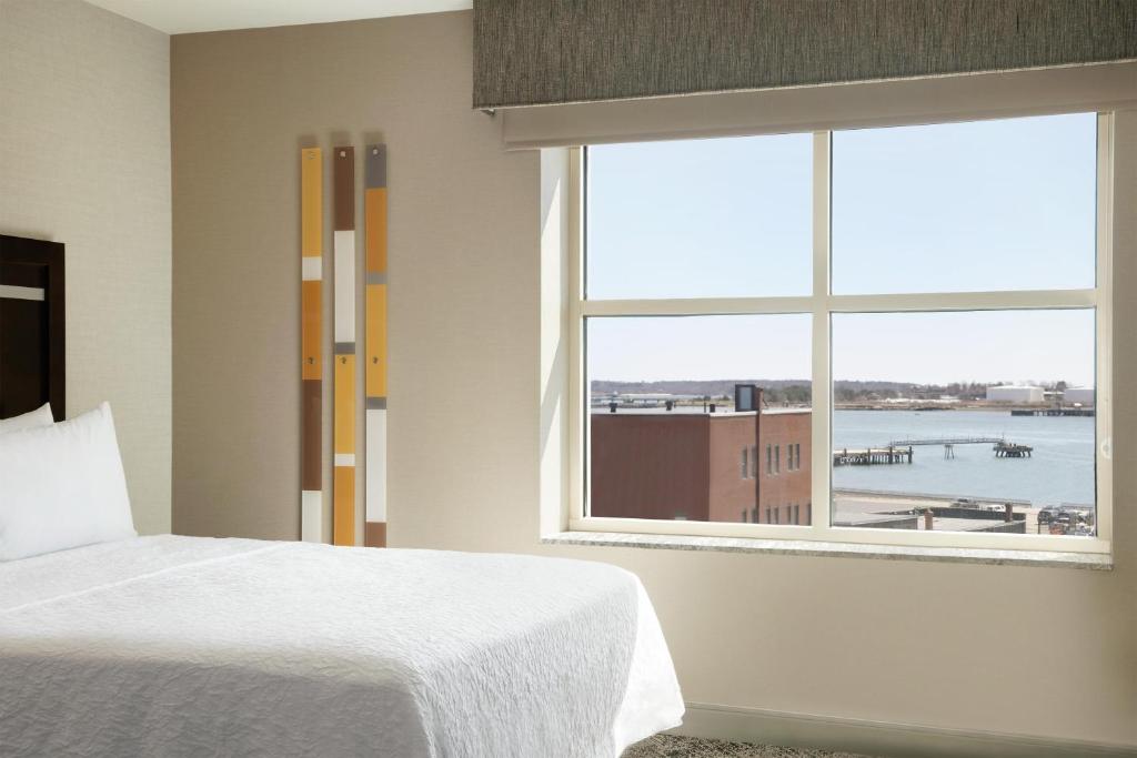 Hampton Inn Portland Downtown Waterfront - 