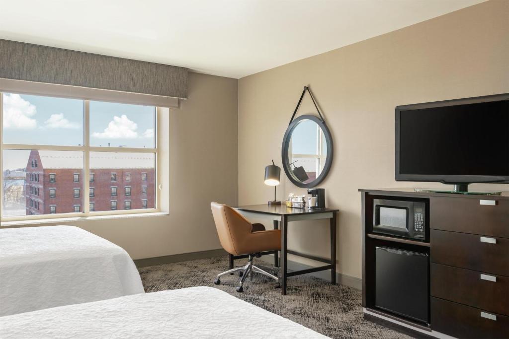 Hampton Inn Portland Downtown Waterfront - 