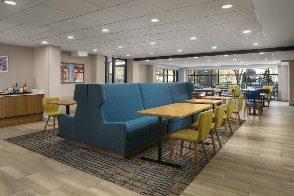 Hampton Inn - York photo