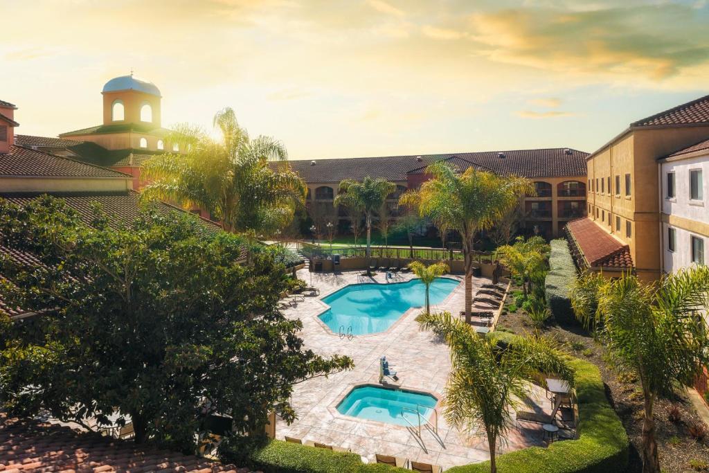 DoubleTree by Hilton Sonoma Wine Country photo