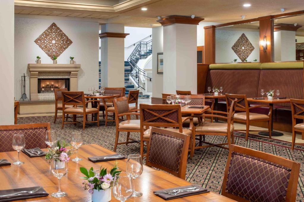 DoubleTree by Hilton Sonoma Wine Country photo