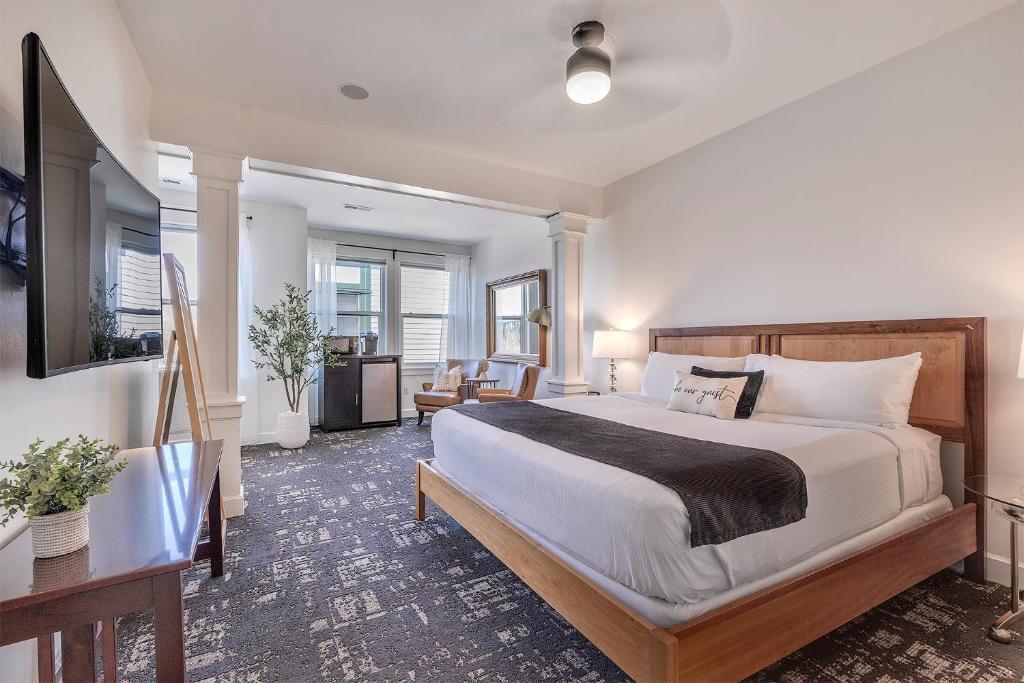 The Orenco Station Hotel - 