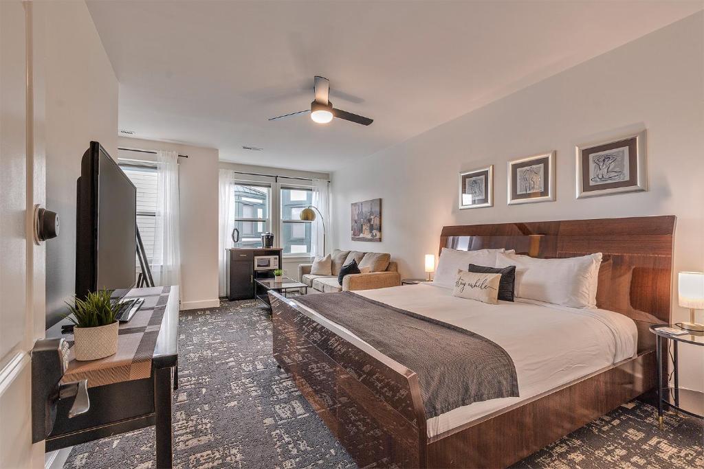 The Orenco Station Hotel - 