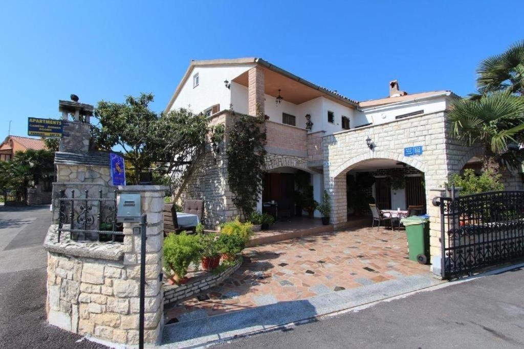 Apartments with parking space Rovinj - 24972