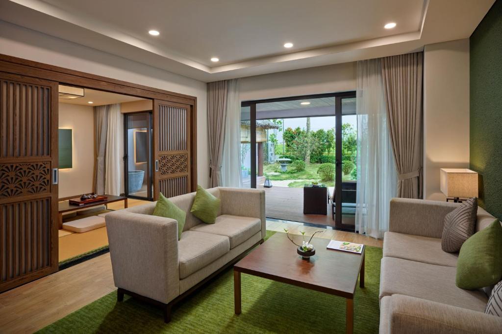 Three Bedroom Villa with Private Onsen