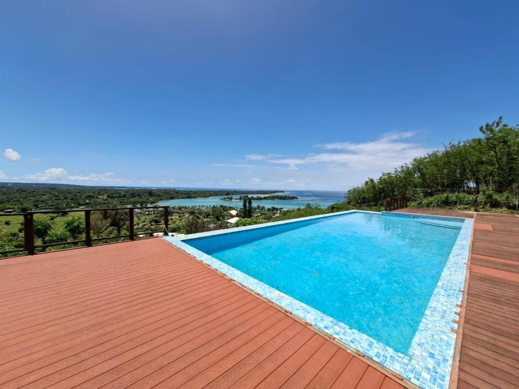 Golden Palm Apartment with overlooking view