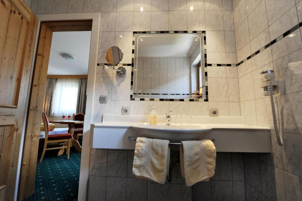 Koupelna v ubytování Hotel Garni Landhaus Platzer