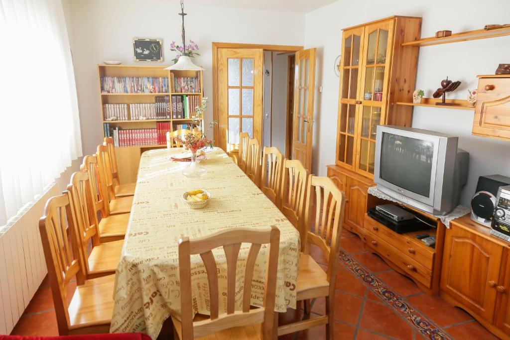 Televízia a/alebo spoločenská miestnosť v ubytovaní En casa de Carlos