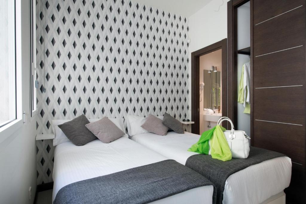 Apartment Roisa Suites, Madrid, Spain - Booking.com