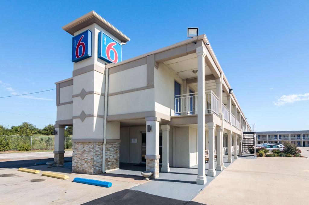 Motel 6-Wichita Falls, TX - North