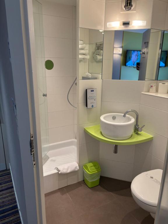 Kyriad Lyon Est - Saint Bonnet De Mure - Double Room