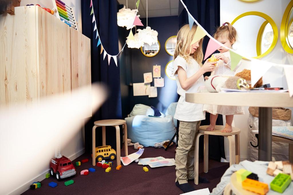 Forenom Hotels & Apartments Kista - Resim 30