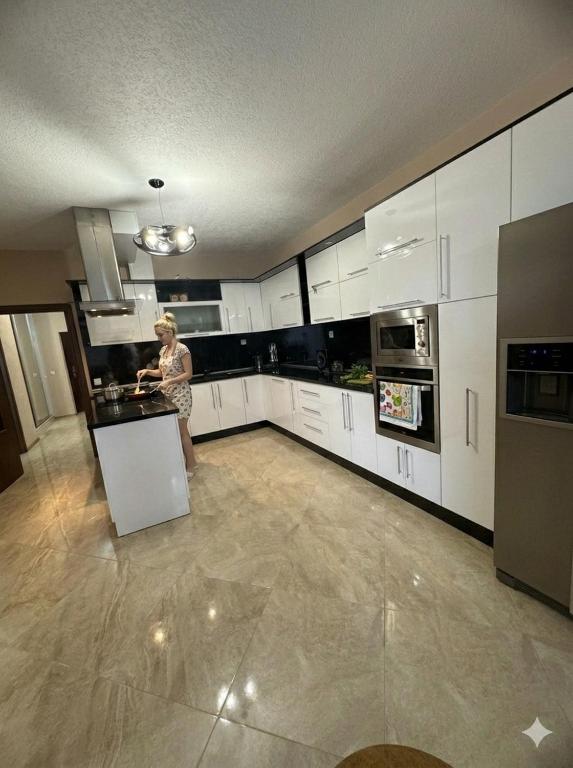 Луксозен апартамент в сърцето на Сандански - Housity