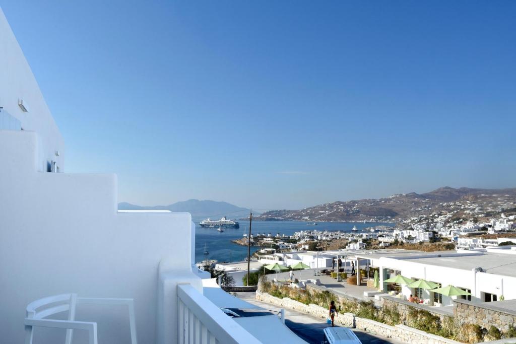 Myconian Korali Relais & Chateaux - Rinia Deluxe Double Room With Side Sea View