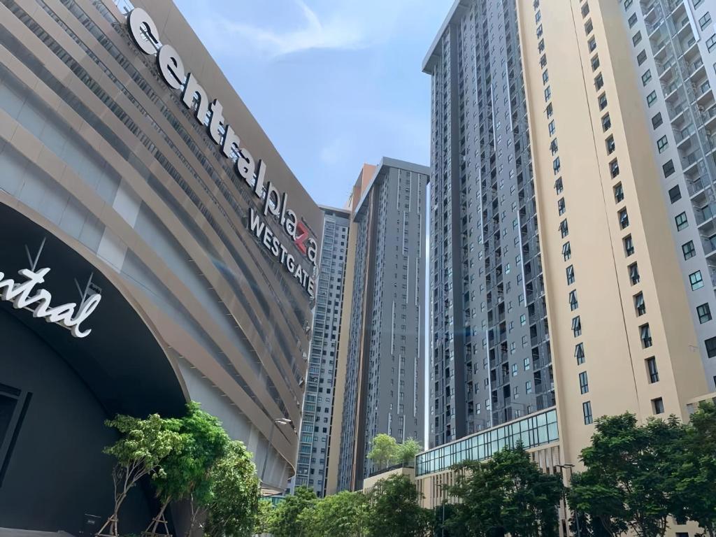 a view of the mgm grand hotel and casino at Comfy Plum West Gate Condo 1 BR in Ban Bang Krabu