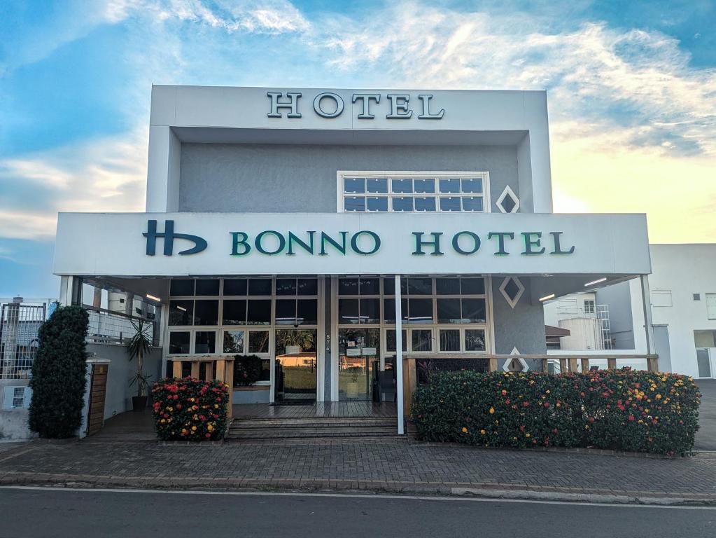 a building with a sign that reads bonino hotel at Bonno Hotel Paulínia in Paulínia