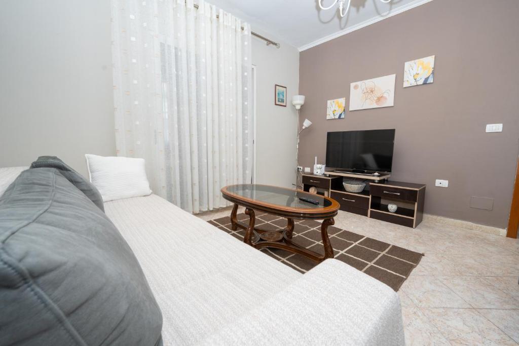 2b apartment