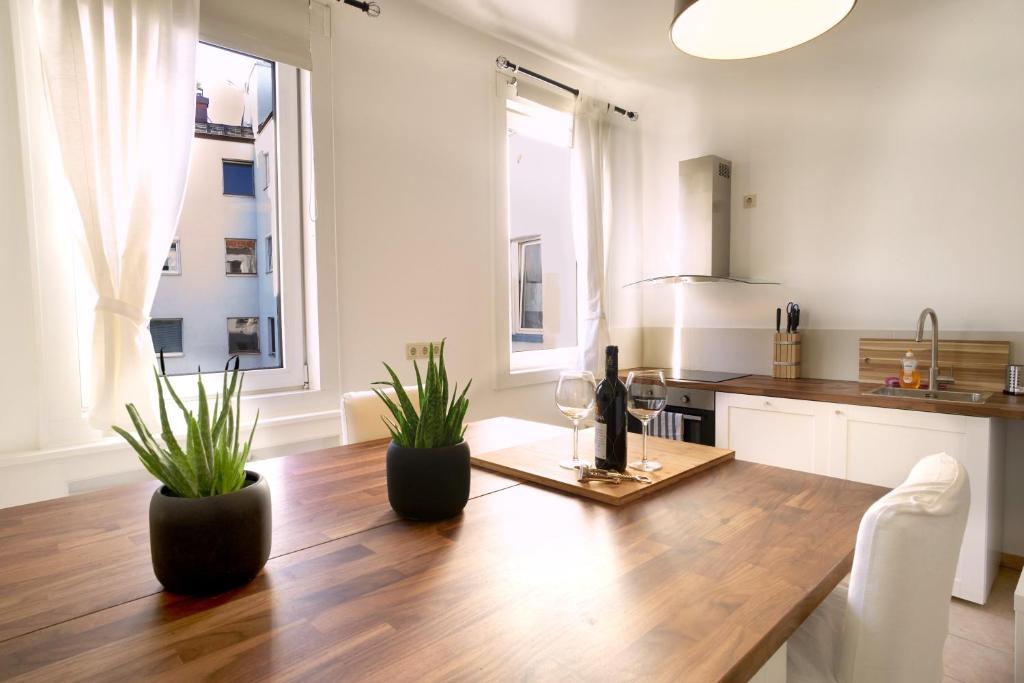 OPERASTREET CITY CENTER Apartment "Bangkok" in Vienna