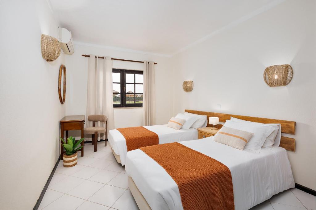 Colina Village - 