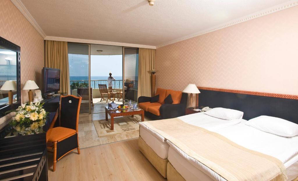 Sunrise Queen Luxury Hotel - Standard Triple Room With Sea View