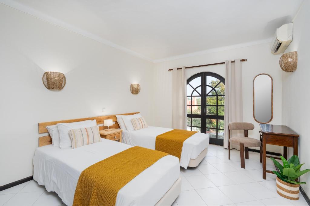 Colina Village - 